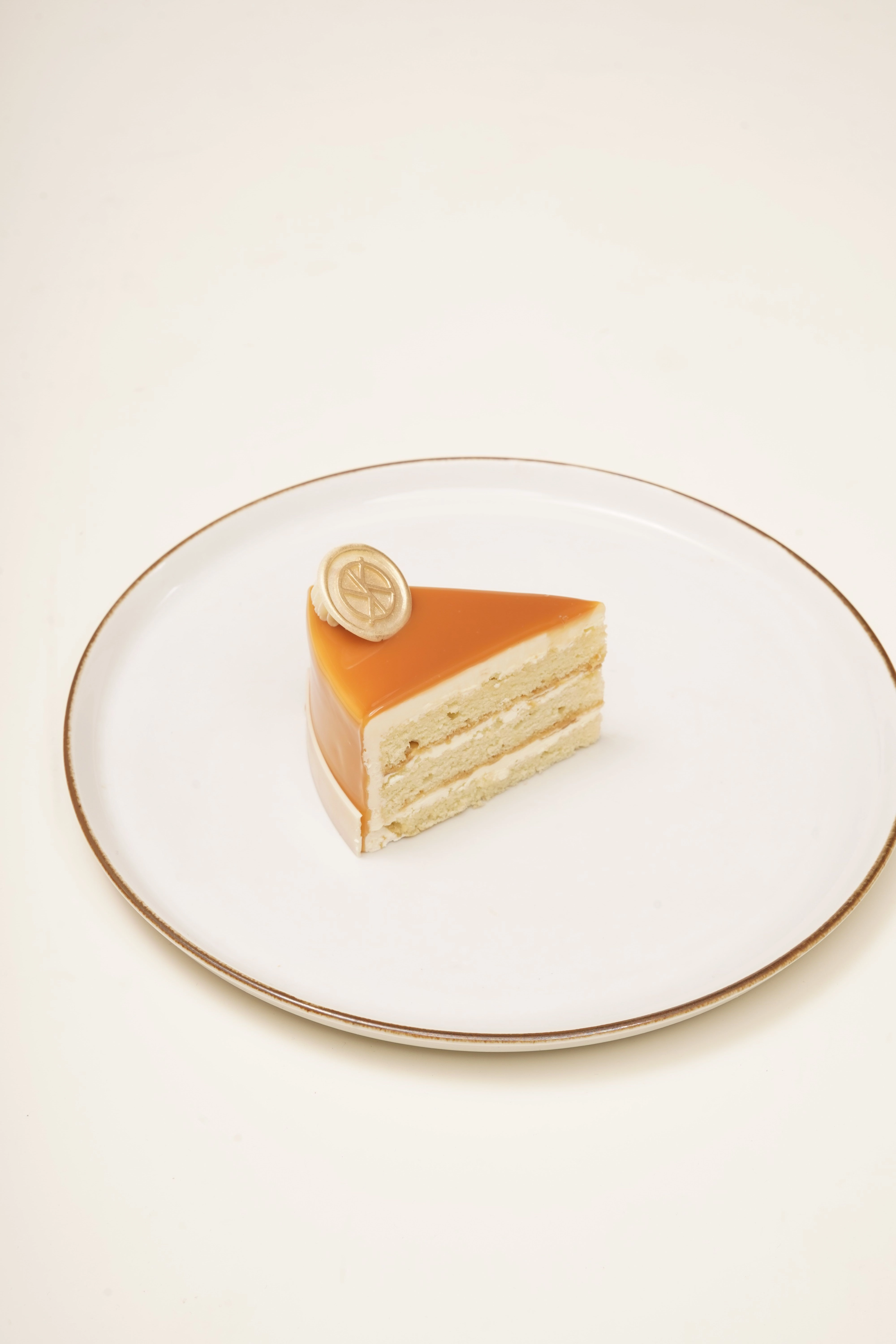 Salted Caramel Vanilla Cake Slice