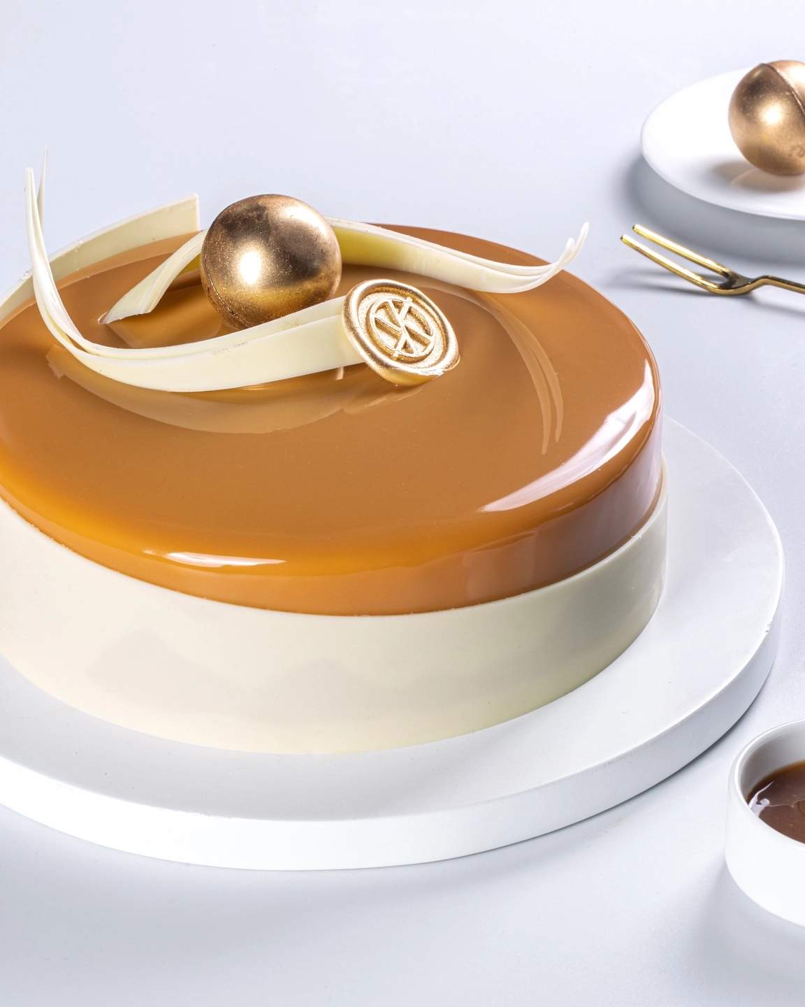 Salted Caramel Vanilla Cake