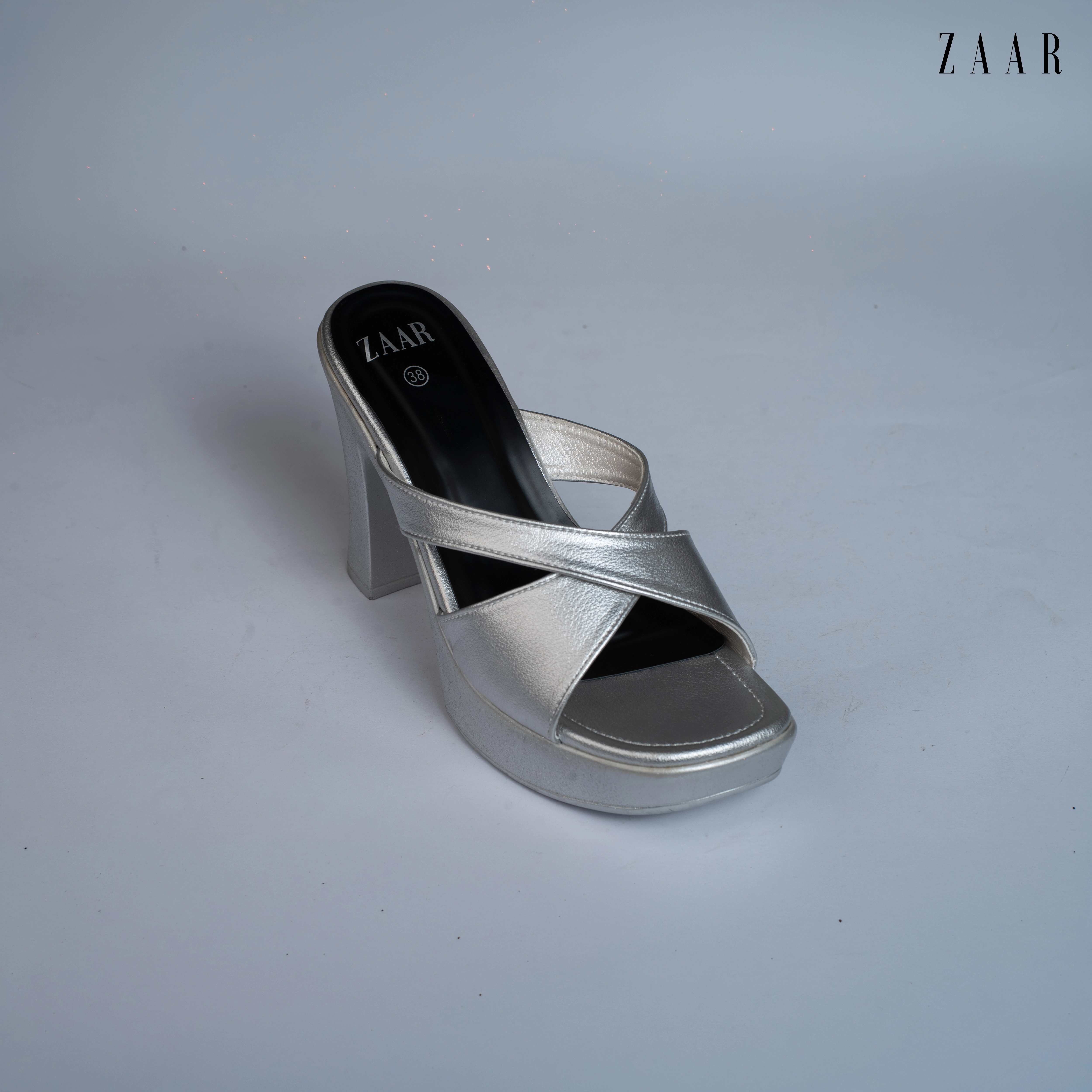 Elevate Cross-Platform in Titanium Silver