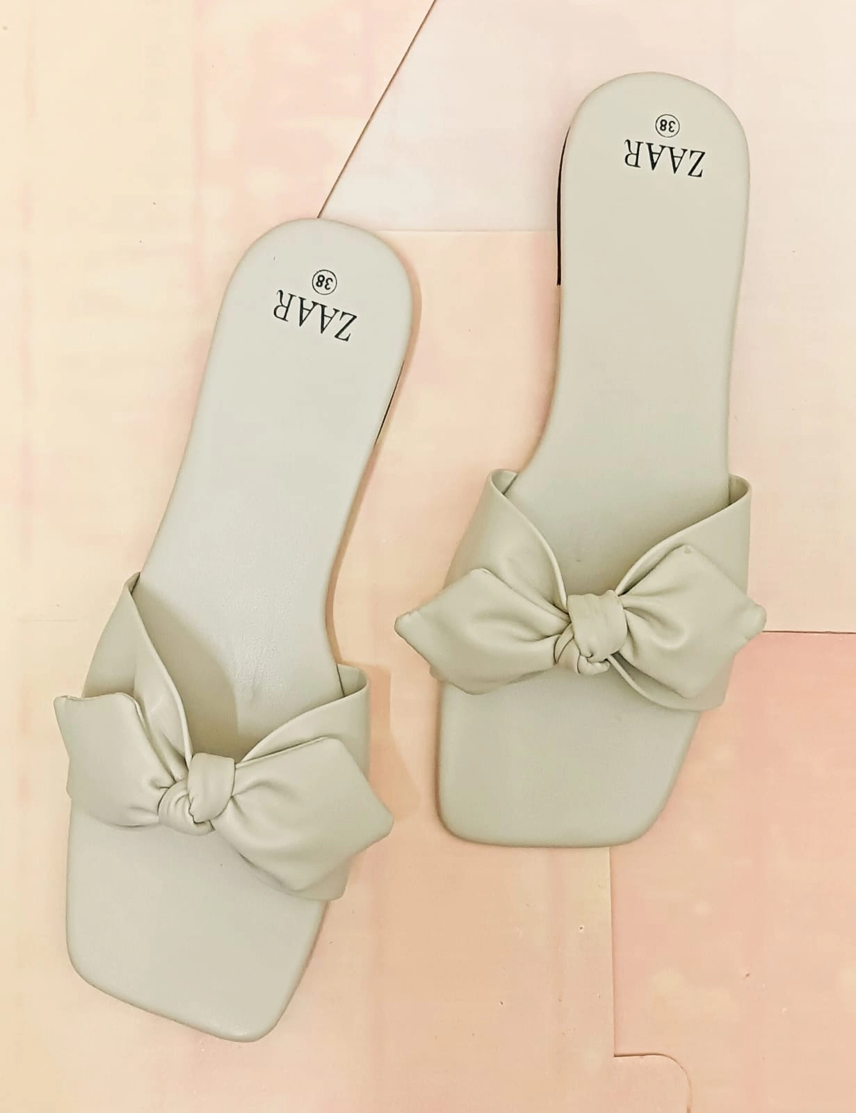 Viara in Beige