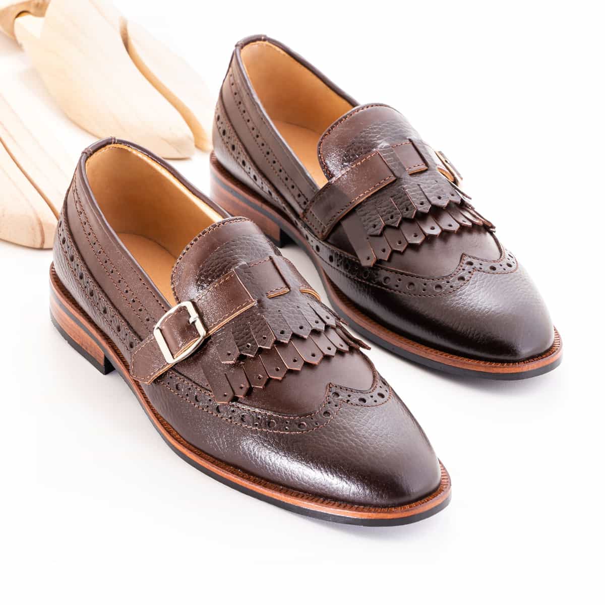Wingtip Single Strap with Fringes Image