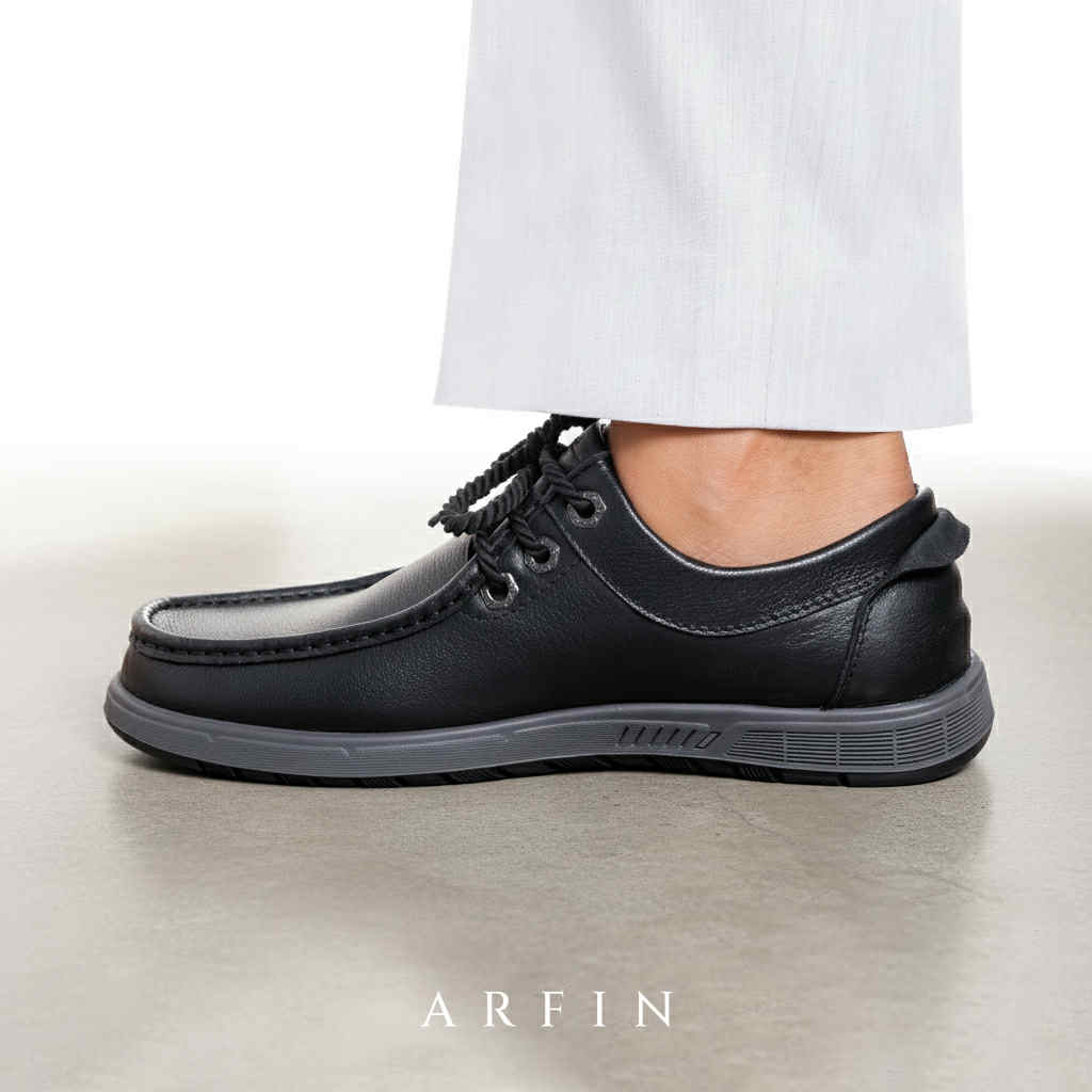 Comfy Sole Lace-Up Derby Shoe Image