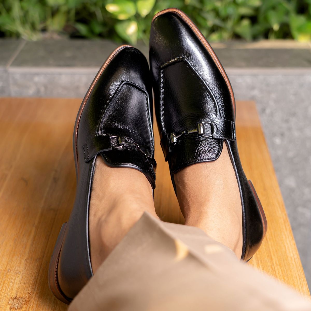 Black Horse-bit Front Stitch Loafer Image
