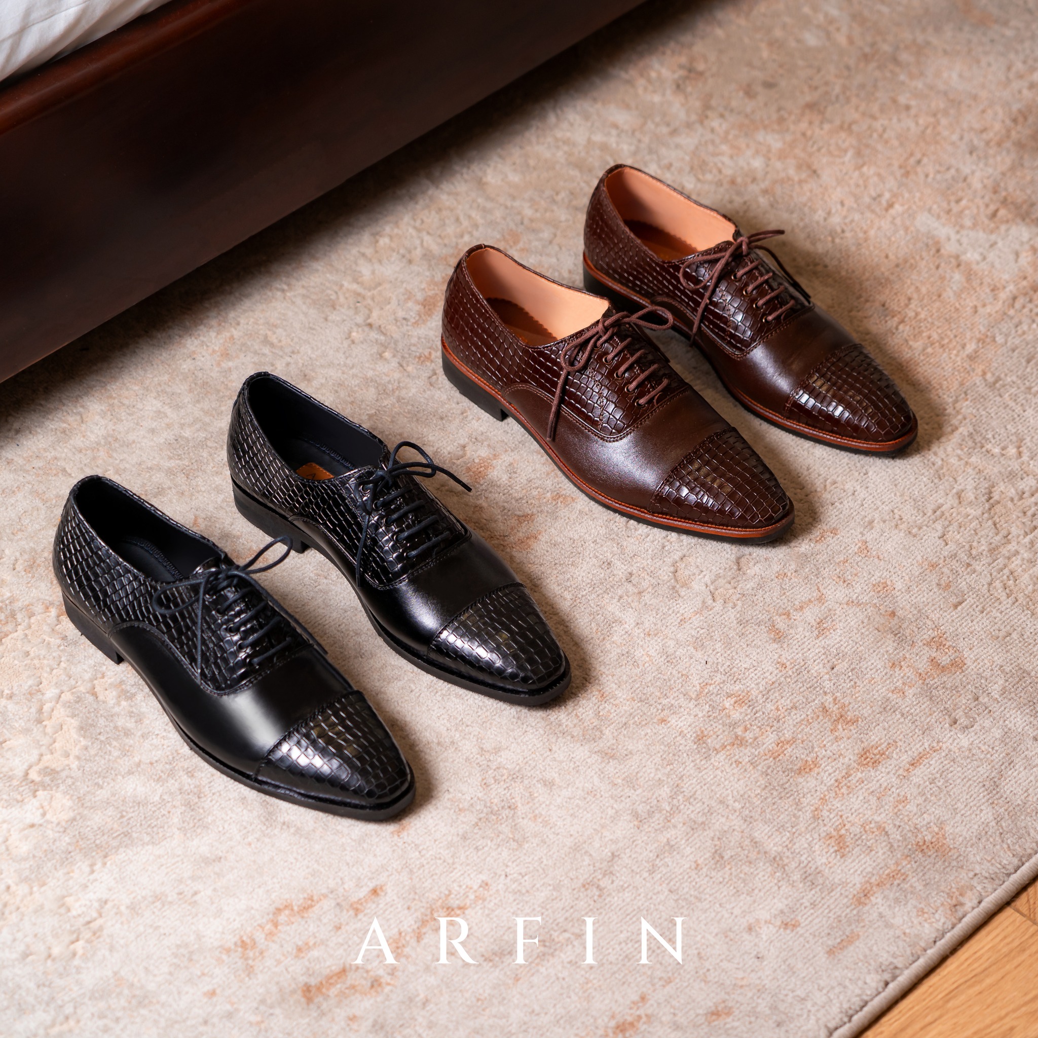 Embossed Oxford Lace-Up Cocoa Image