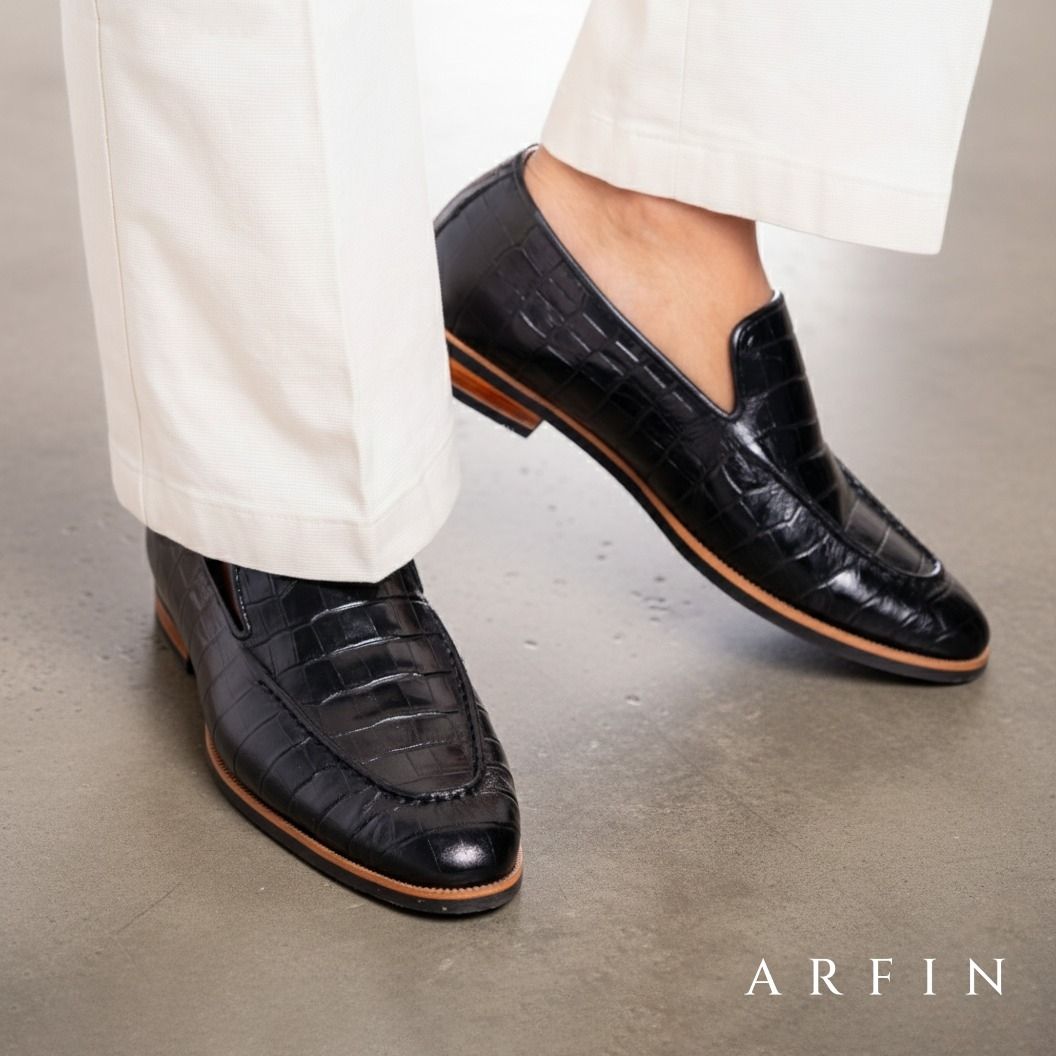 Croc Plain Stitch Loafer Black Image