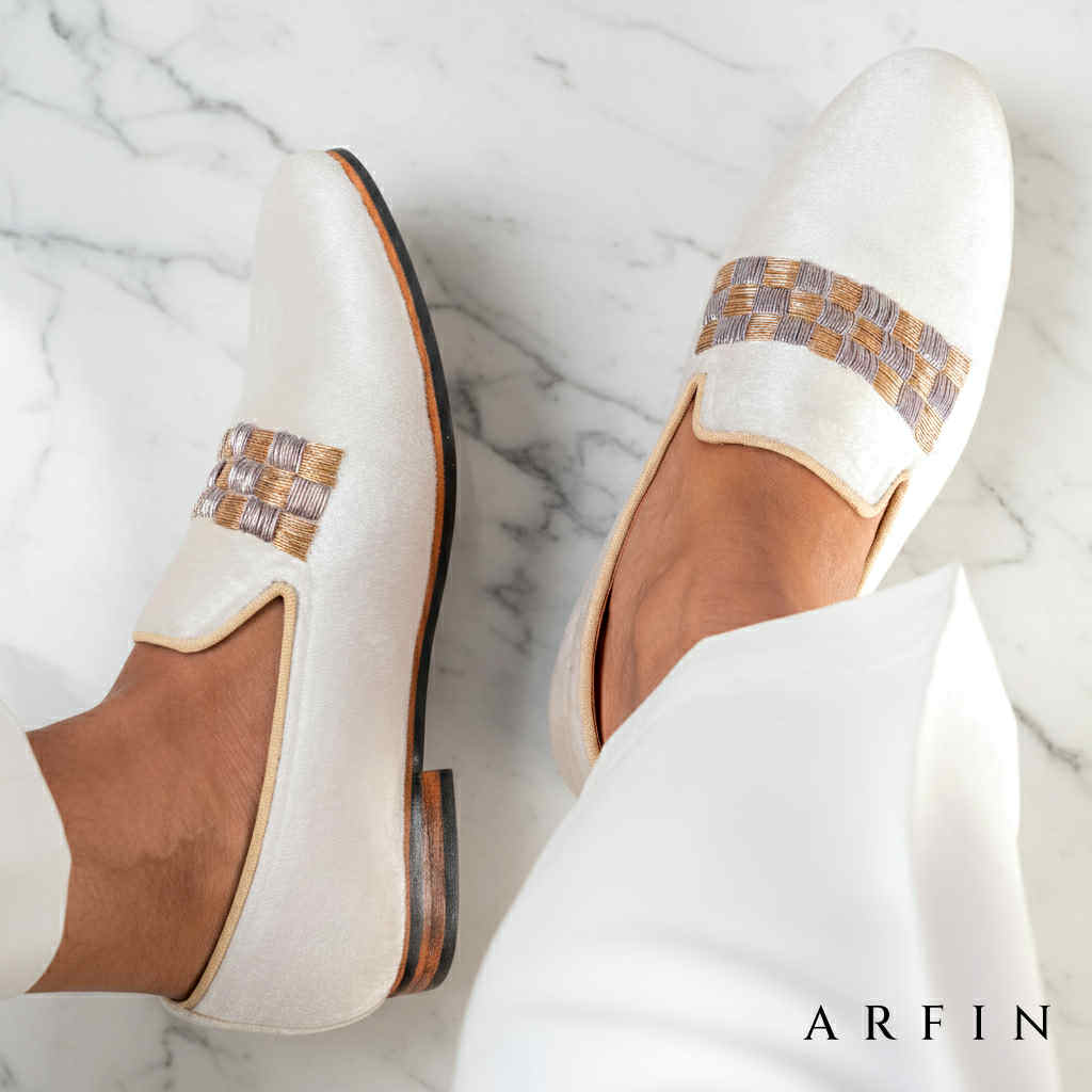 Z45 Strap Zardosi Golden on Off-White Image