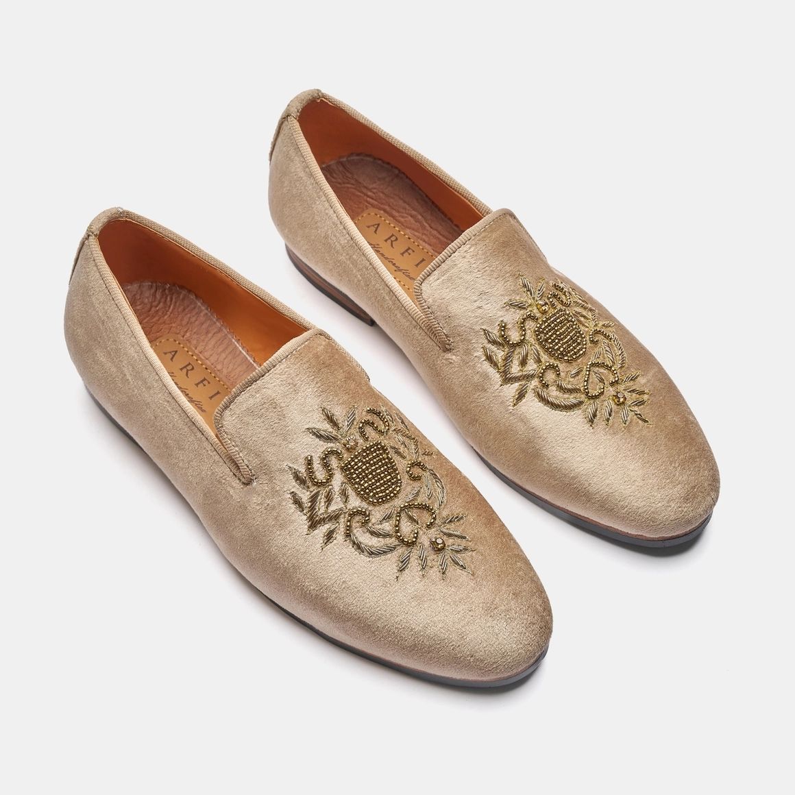 Z36 Check Boutique on Beige