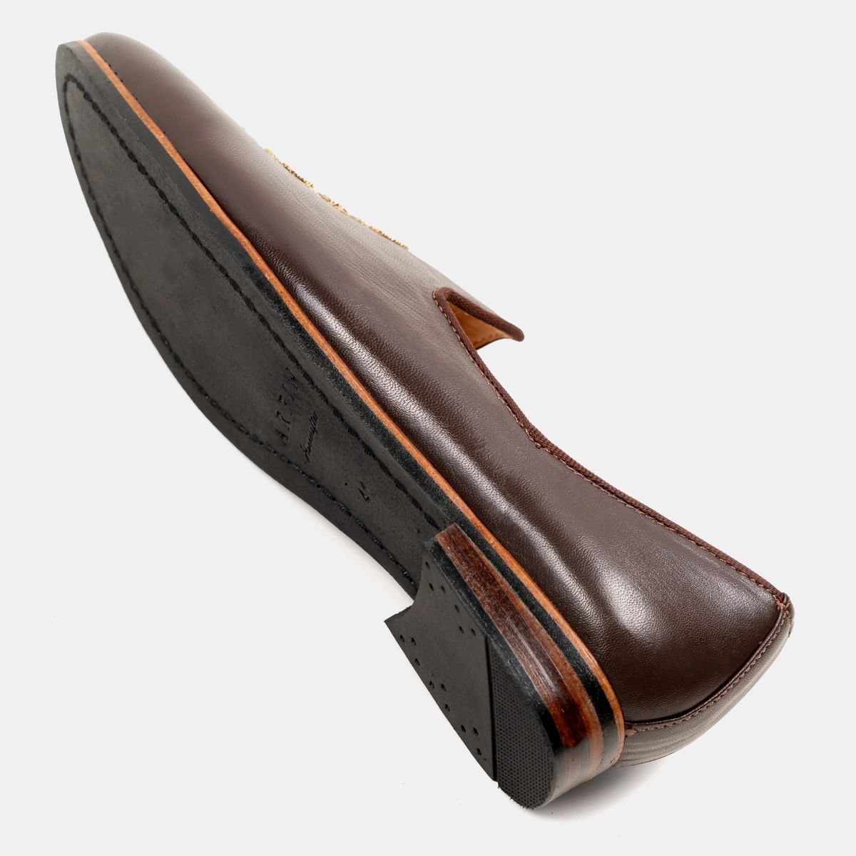 Z42 Cocoa Leather Zardosi Mojari Loafer Image