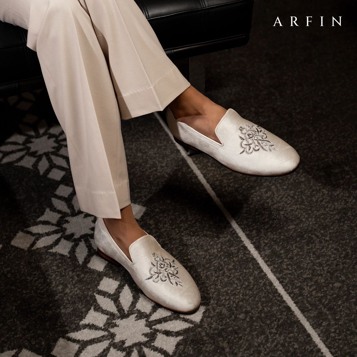 Cream Velvet Beaded Slipper Image