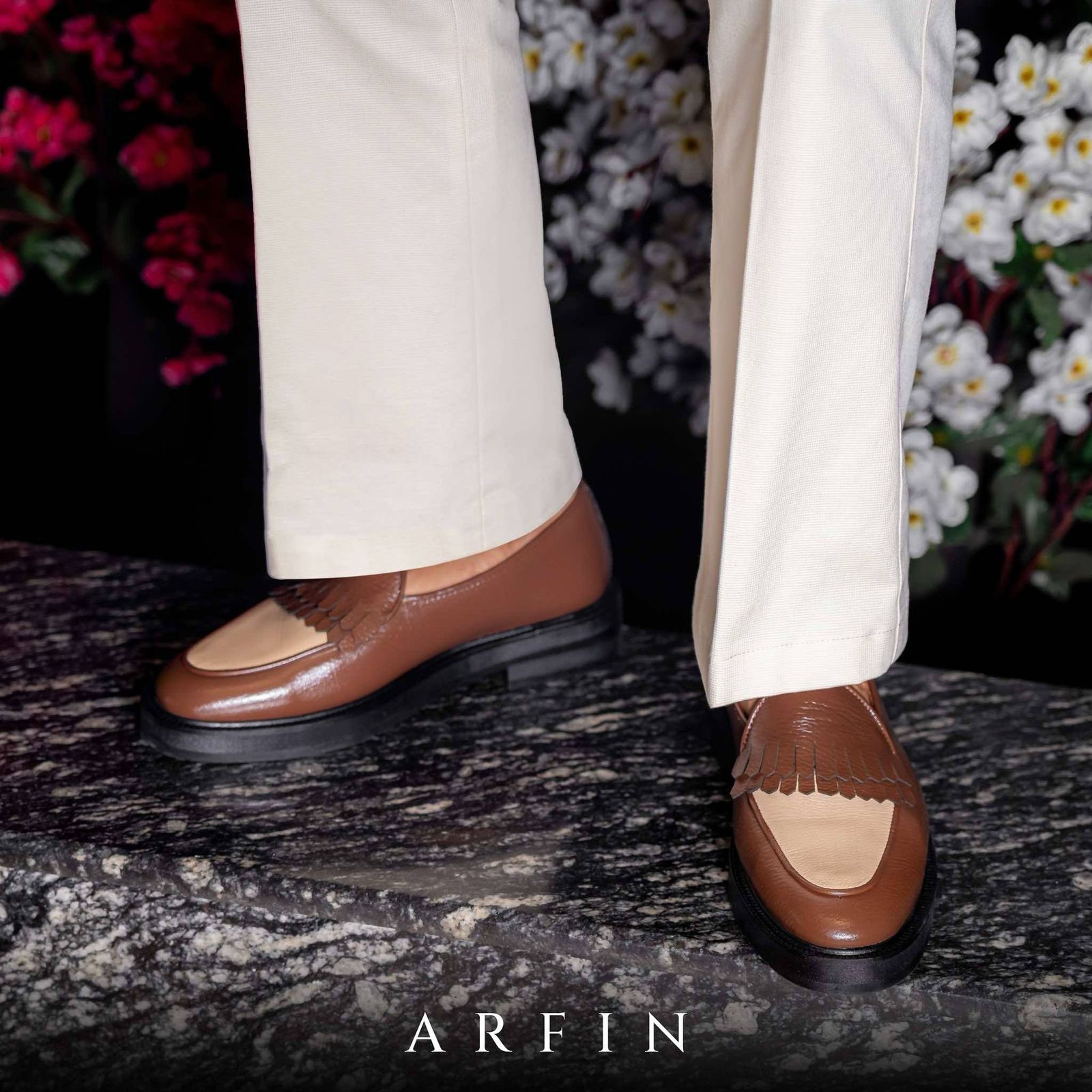 Plain Double Fringe High Sole Loafer Image