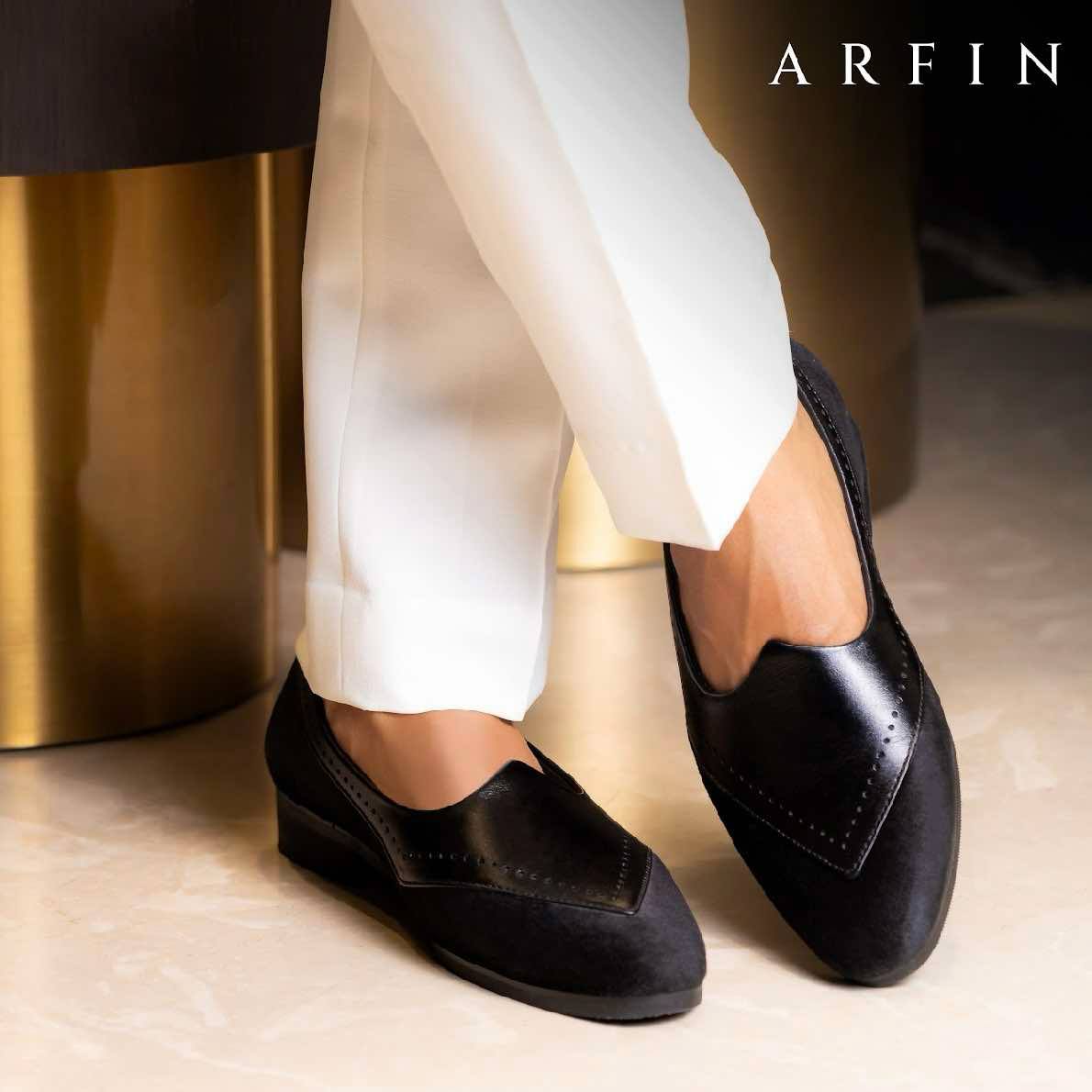 Leather mix Black Mojari Image