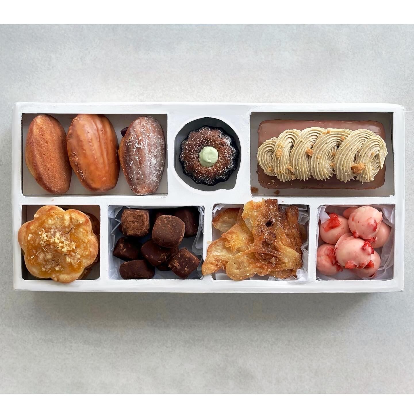 Gift Box: Pastryarchy tea time essentials 