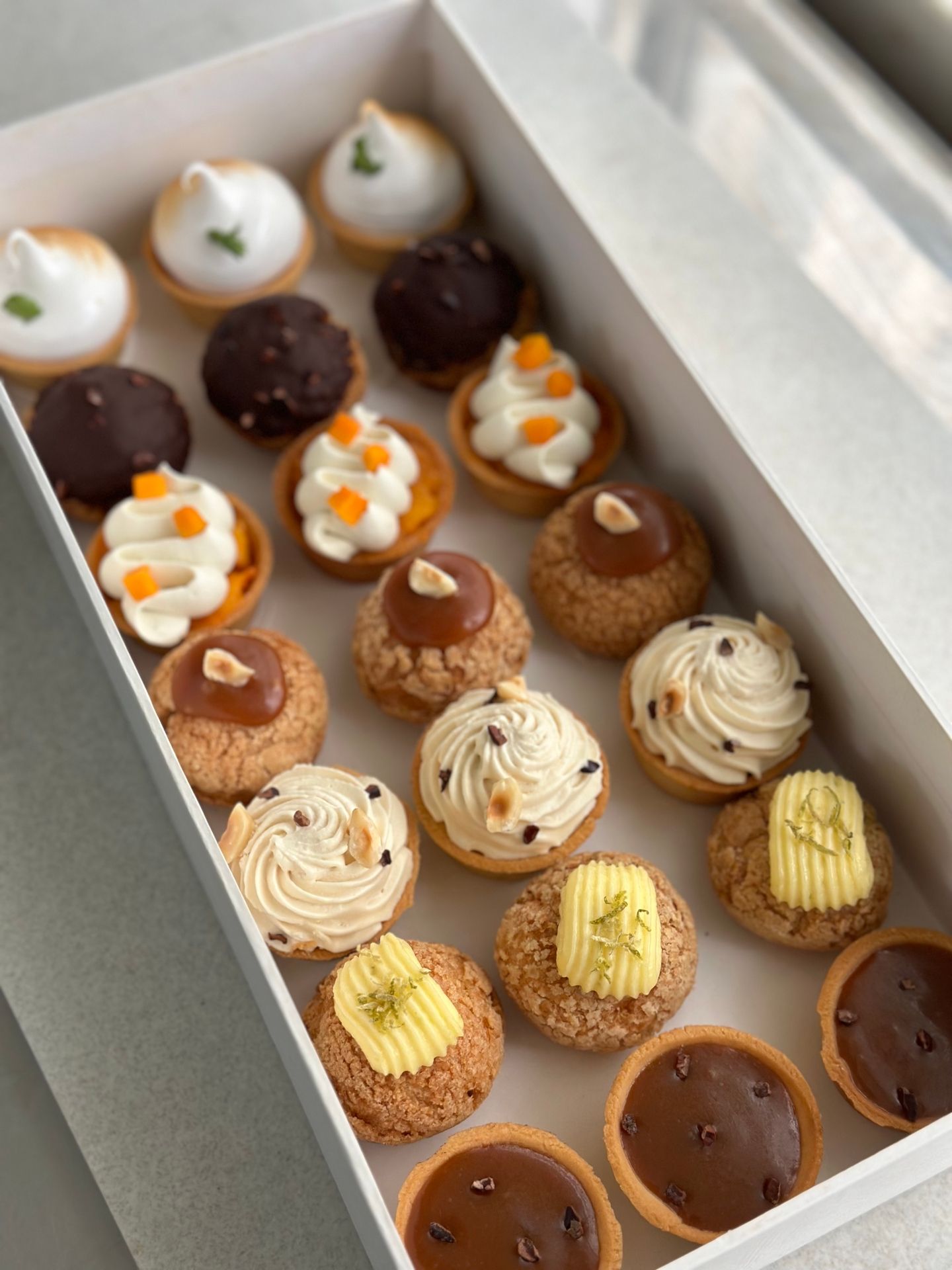 Gift box: Mini Tart & Choux box