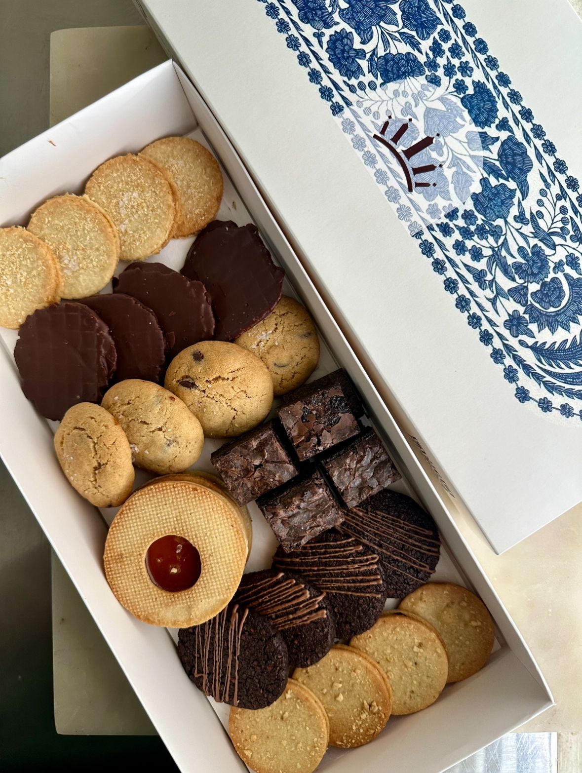 Assorted Cookie Box