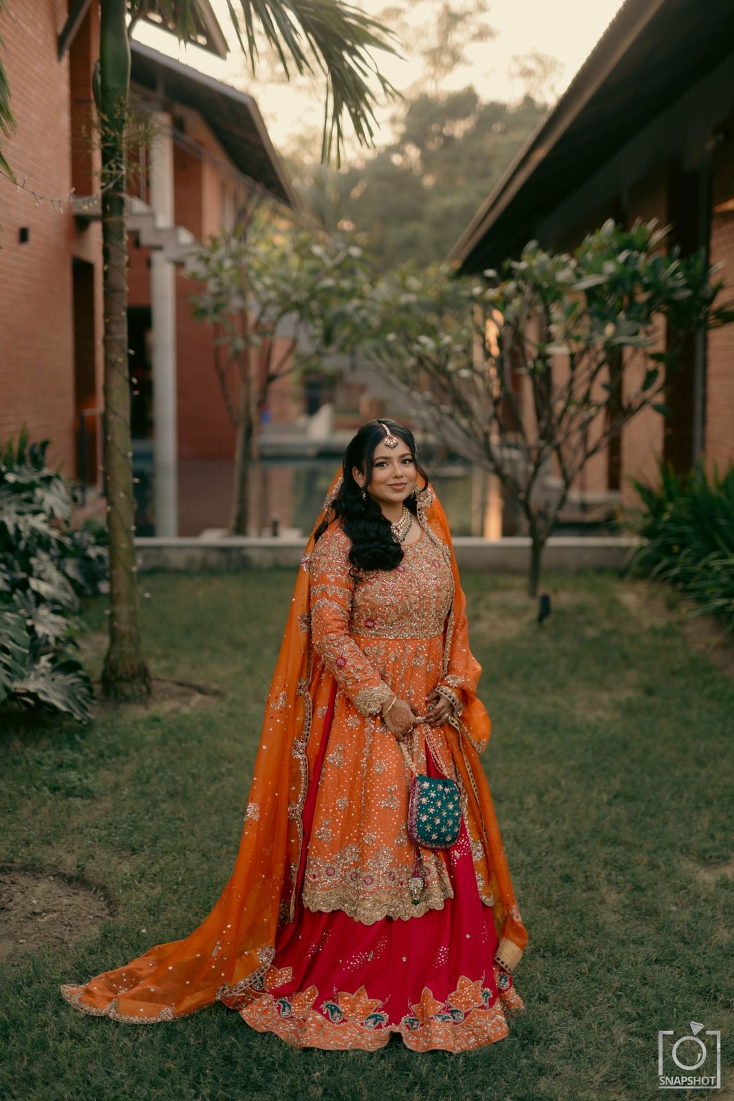 ofa4cd5imqt5mnly-S-N-0007-Mehendi-16-12-2025-Snapshot.jpg