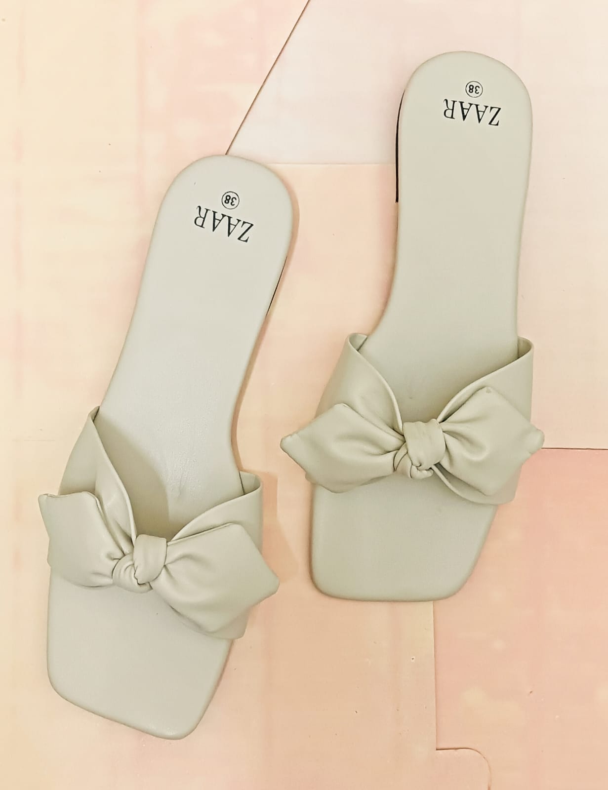 Viara in Beige