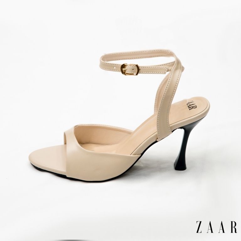 Vogue Vantange in Beige