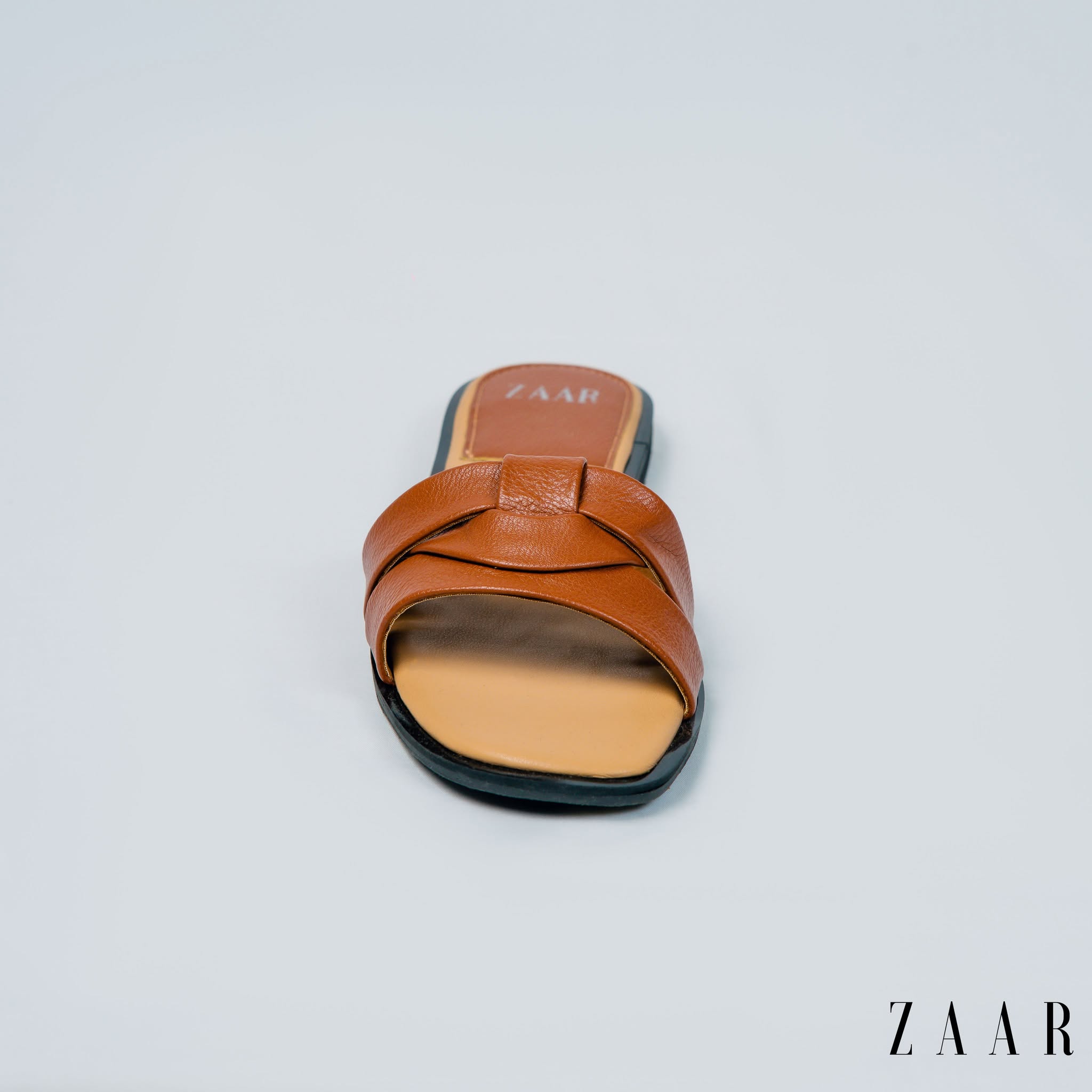 Trelis in Brown