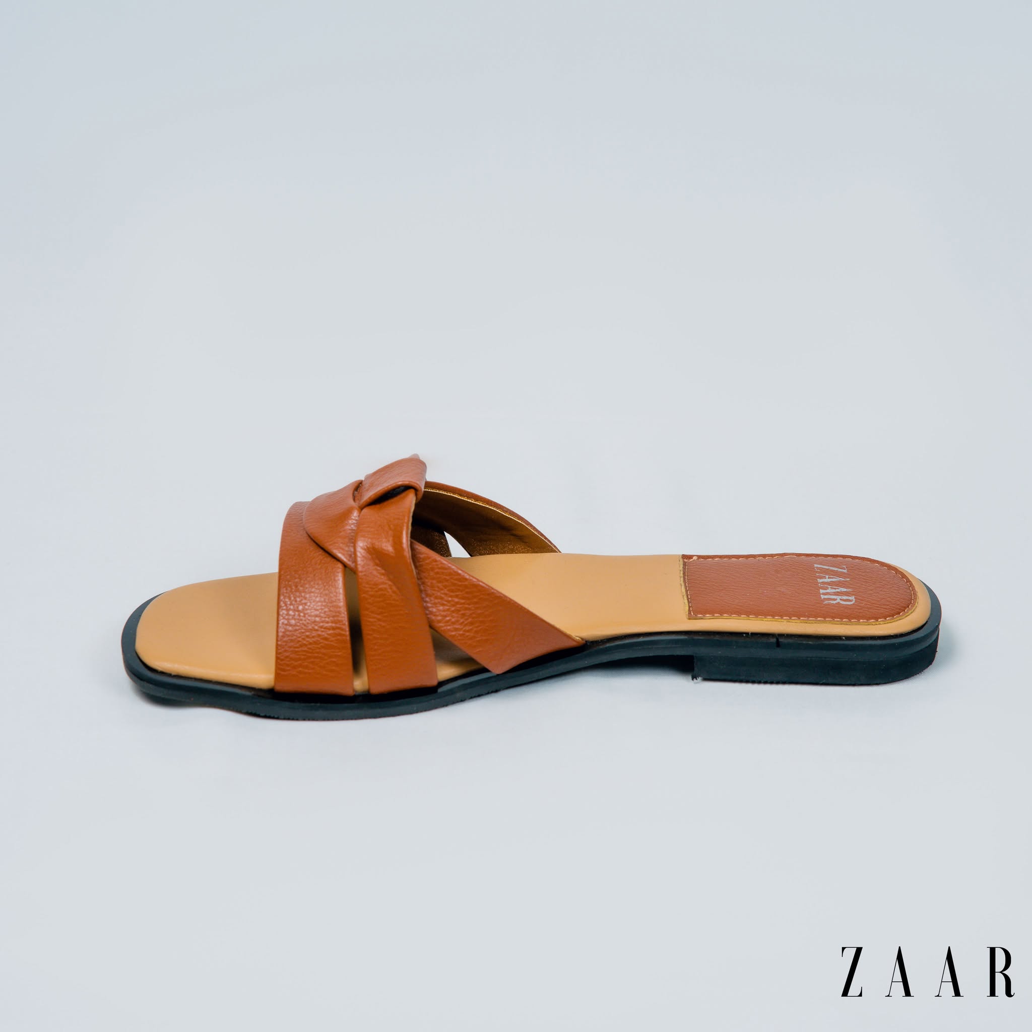 Trelis in Brown