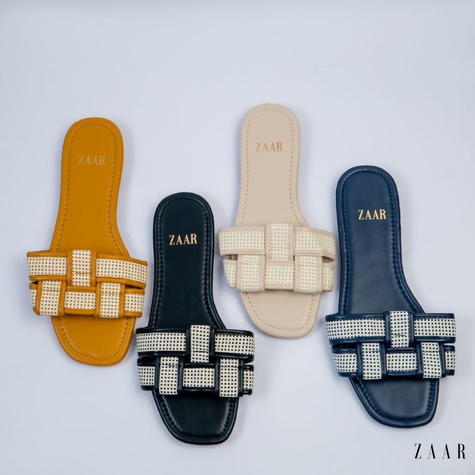 Vesta in Midnight Black