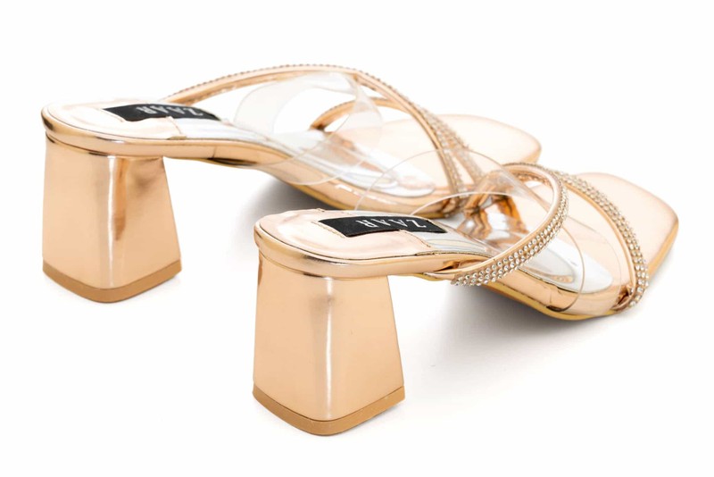 Metallic in Champagne-Gold